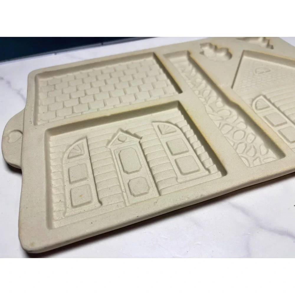 Pampered Chef Gingerbread House Stoneware Mold 1992 Vintage Holiday Baking Pan